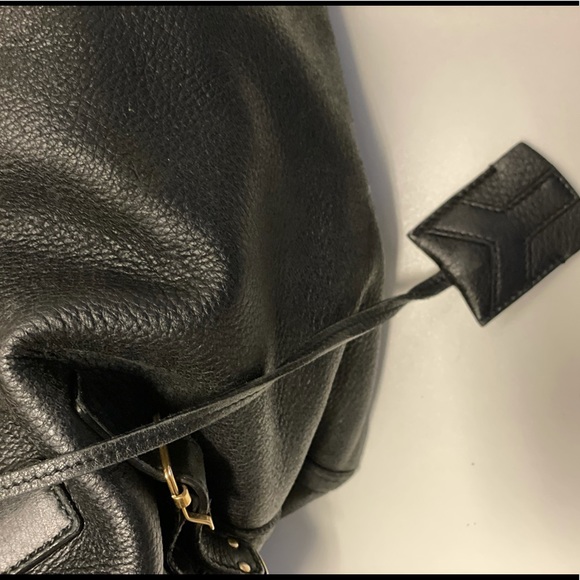 Yves Saint Laurent Downtown Tote Medium Leather - Picture 9 of 11